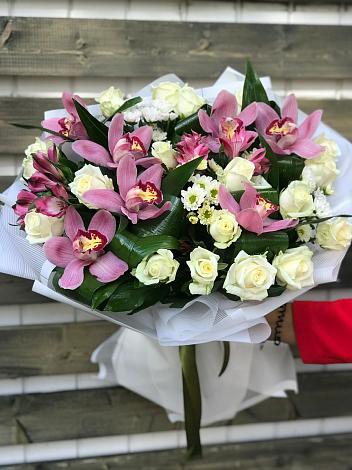 Букет цветов из: Розы и Хризантемы в Ржаксе
