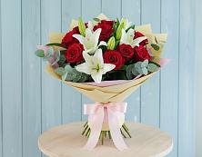 Букет цветов из:  Лилии и Розы в Ржаксе