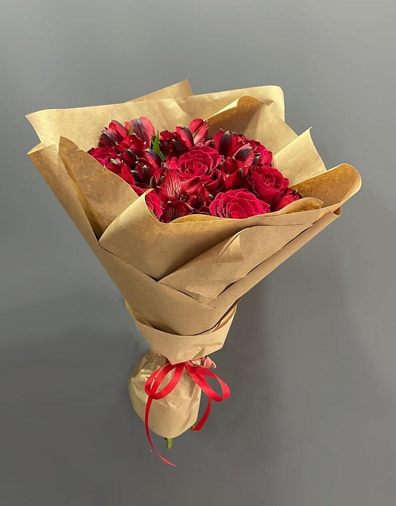 Букет цветов из: Альстромерии и Розы в Ржаксе