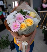 Букет цветов из:  Герберы, Розы и Хризантемы в Ржаксе