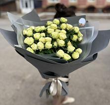 Букет Белые кустовые розы Солинеро в Ржаксе