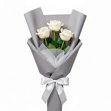 Букет 3 белые розы в Ржаксе