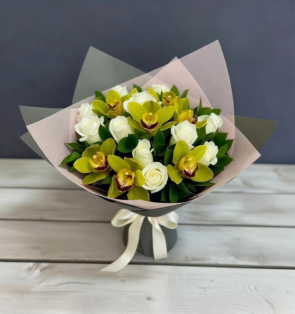 Букет цветов из: Орхидеи и Розы в Ржаксе