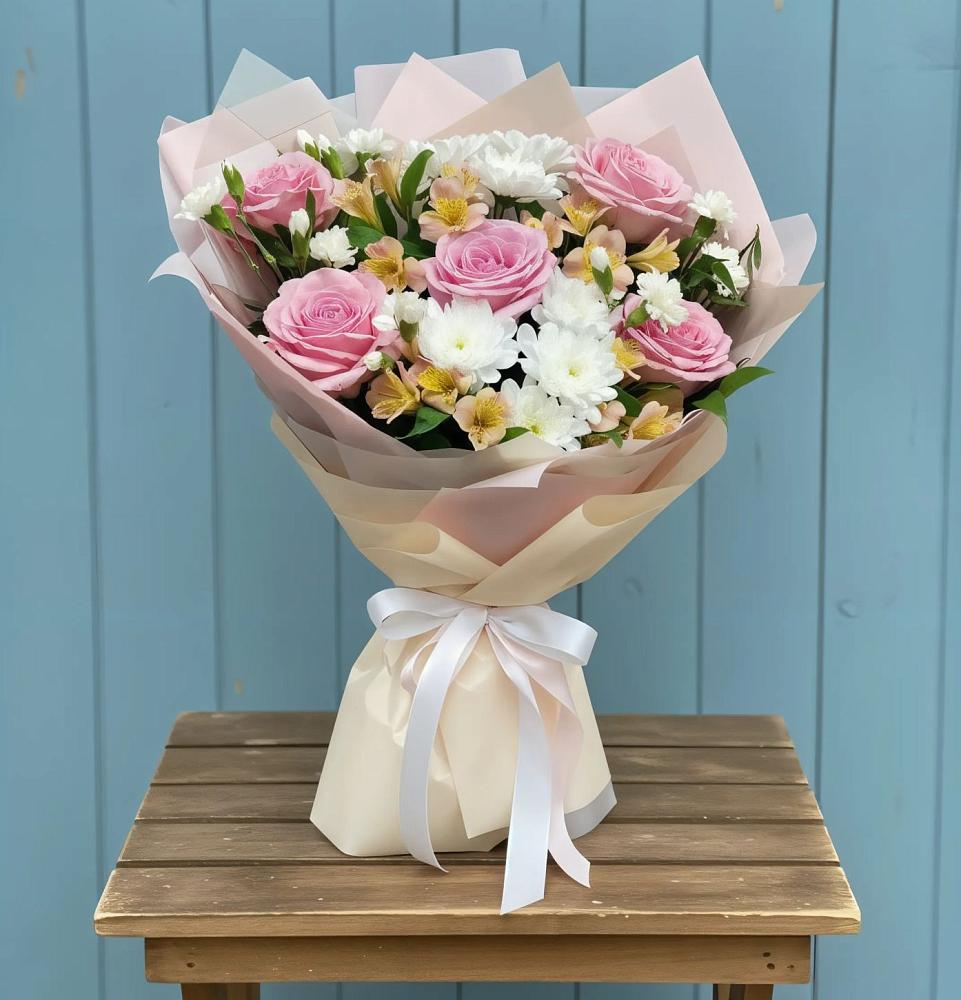 Букет цветов из: Гвоздики, Орхидеи и Розы в Ржаксе