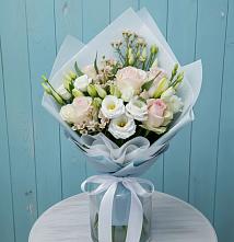 Букет цветов из:  Розы и Лизиантусы в Ржаксе