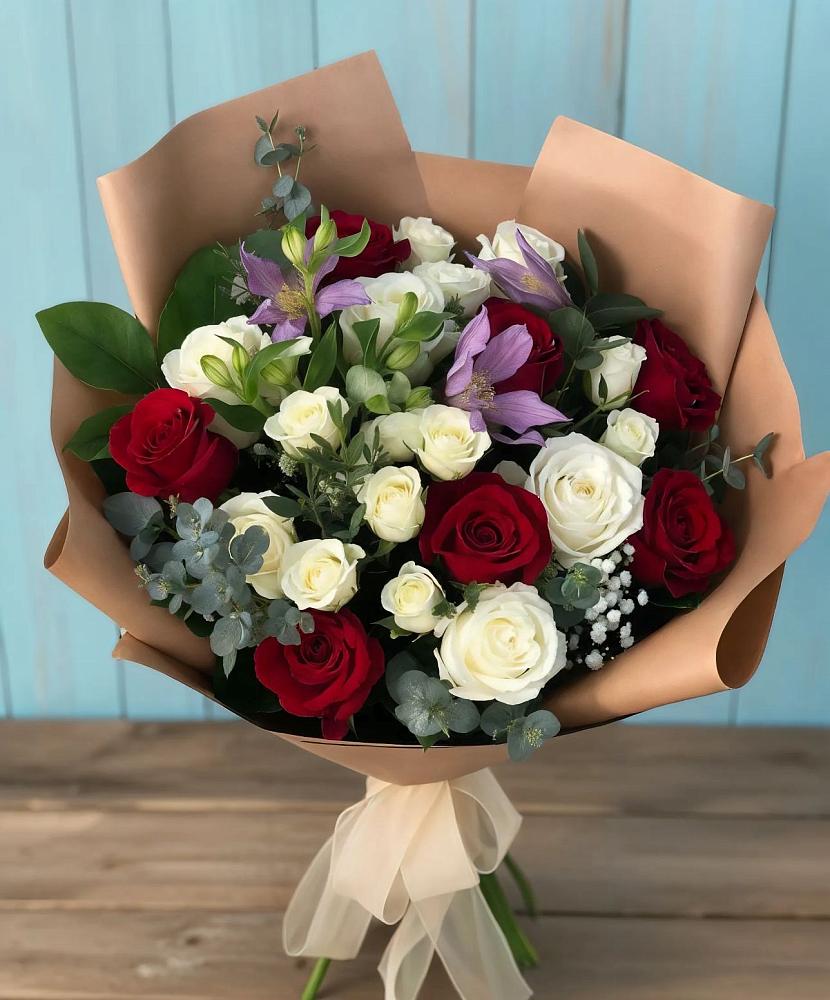 Букет цветов из: Розы и Альстромерии в Ржаксе