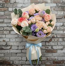Букет цветов из:  Розы, Лизиантусы и Гвоздики в Ржаксе