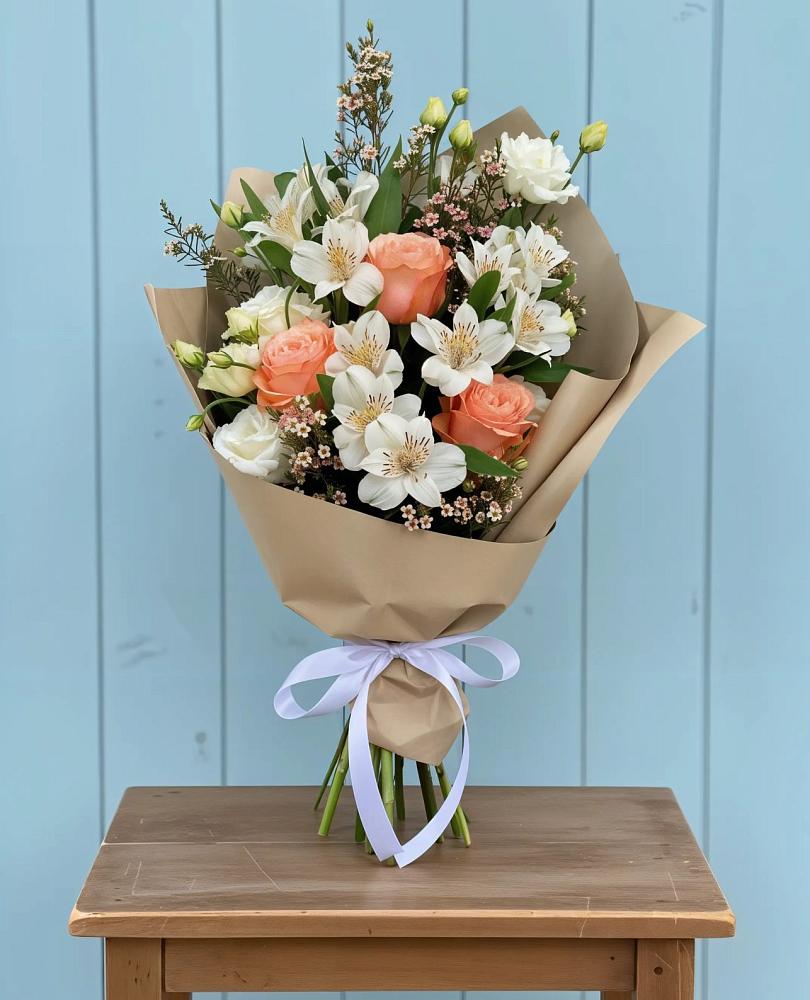 Букет цветов из: Альстромерии, Лизиантусы, Розы и Хризантемы в Ржаксе