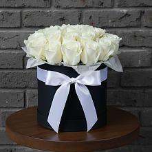 Цветочная композиция из Розы в шляпной коробке в Ржаксе